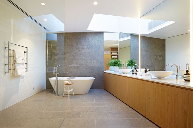 Designer Ensuite Renovation — image 3